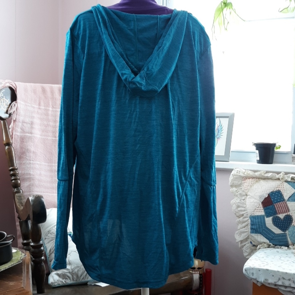 Activewear Hooded long-sleeve shirt